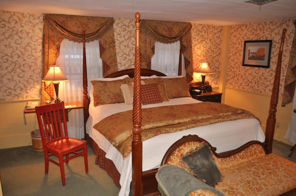 Colby Hill Inn Henniker Habitación foto