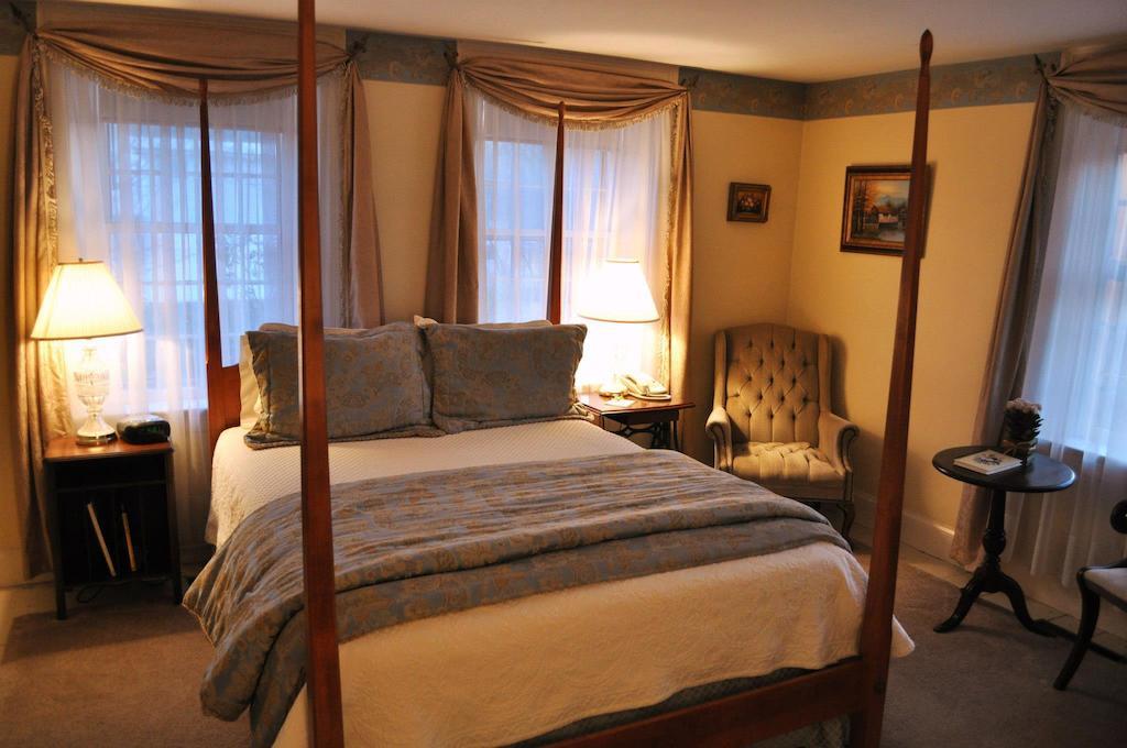 Colby Hill Inn Henniker Habitación foto